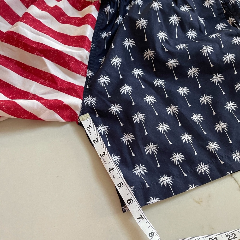 Charleston Threads Swim Trunks, Size L - Picture 4 of 5